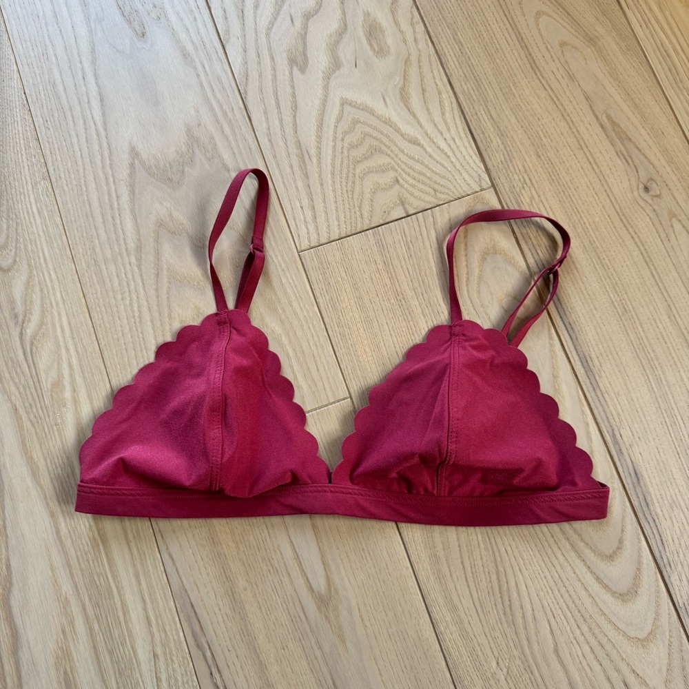 Victoria’s Secret Scalloped Bralette